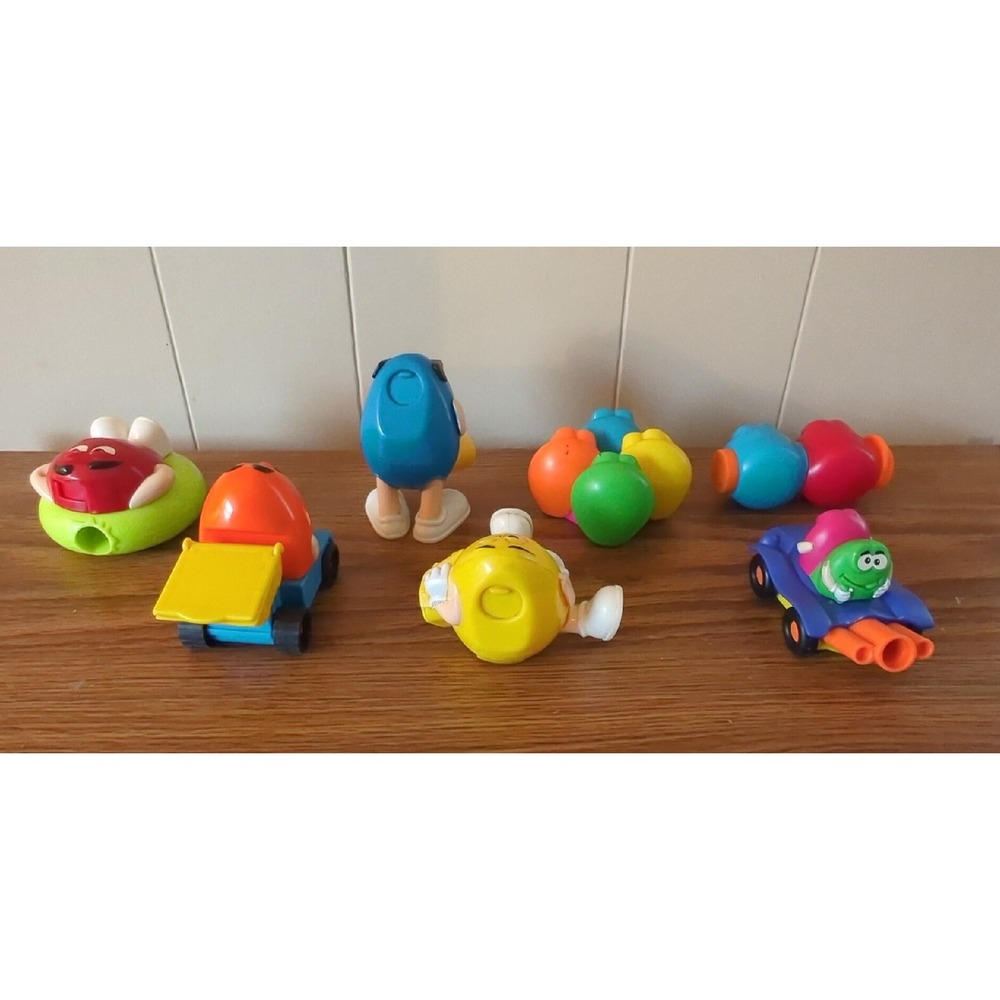 Lot of 7 Burger King M & M Vintage Toys 1991 & 1997, Dispensers & Pull Back Toys - Picture 5 of 5